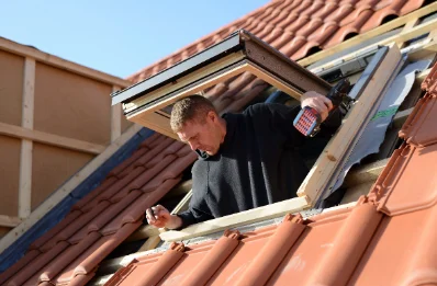Pose de fenêtres de toit Velux à Lamongerie